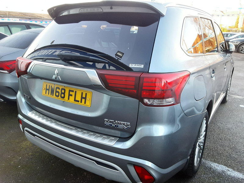 Mitsubishi Outlander 2.4h TwinMotor 13.8kWh 4h CVT 4WD Euro 6 (s/s) 5dr 5dr Automatic 2025