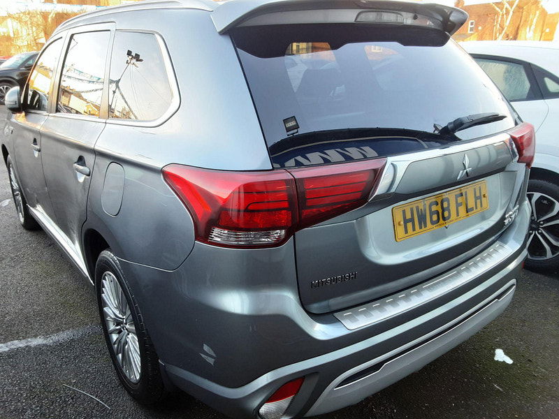 Mitsubishi Outlander 2.4h TwinMotor 13.8kWh 4h CVT 4WD Euro 6 (s/s) 5dr 5dr Automatic 2025