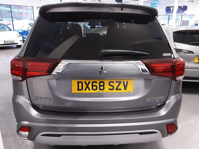 Mitsubishi Outlander 2.4h TwinMotor 13.8kWh 5h CVT 4WD Euro 6 (s/s) 5dr 5dr Automatic 2024