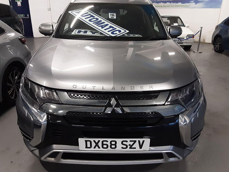 Mitsubishi Outlander 2.4h TwinMotor 13.8kWh 5h CVT 4WD Euro 6 (s/s) 5dr 5dr Automatic 2024