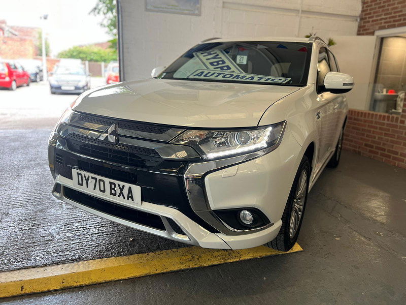 Mitsubishi Outlander 2.4h TwinMotor 13.8kWh Dynamic CVT 4WD Euro 6 (s/s) 5dr 5dr Automatic 2024