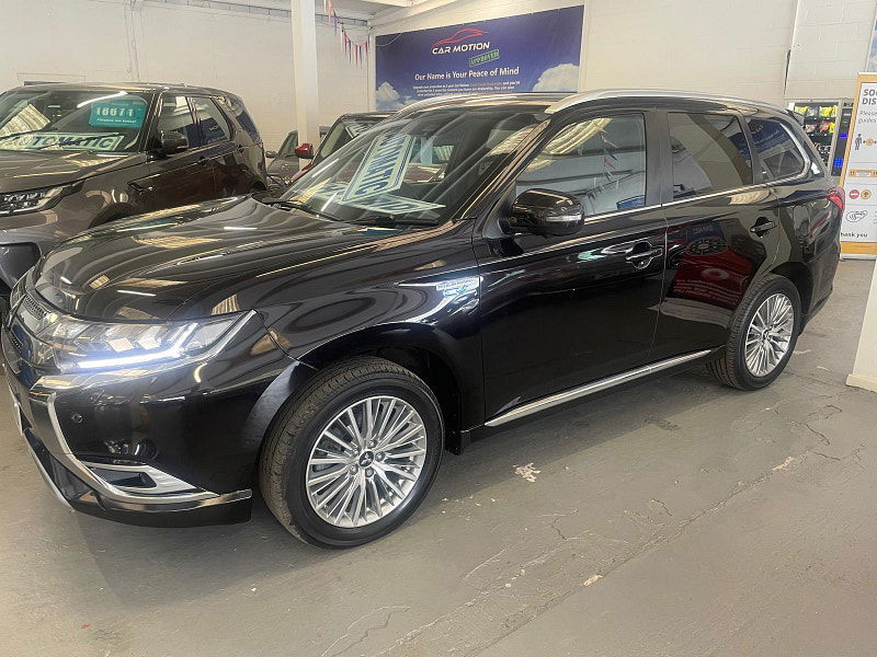Mitsubishi Outlander 2.4h TwinMotor 13.8kWh Exceed Safety CVT 4WD Euro 6 (s/s) 5dr 5dr Automatic 2025