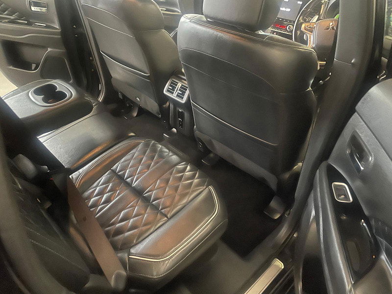 Mitsubishi Outlander 2.4h TwinMotor 13.8kWh Exceed Safety CVT 4WD Euro 6 (s/s) 5dr 5dr Automatic 2025