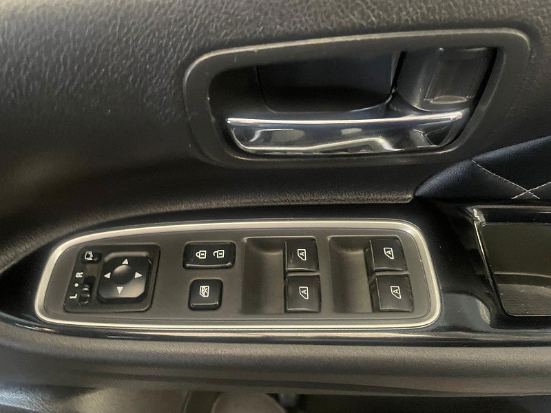 Mitsubishi Outlander 2.4h TwinMotor 13.8kWh Exceed Safety CVT 4WD Euro 6 (s/s) 5dr 5dr Automatic 2025