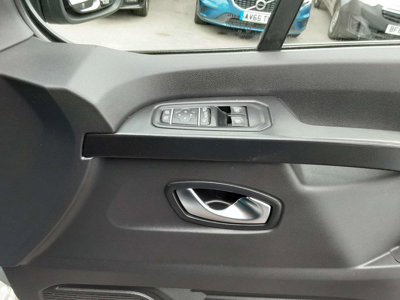 Nissan Primastar 2.0 Primastar Tekna dCi 2dr Manual 2026