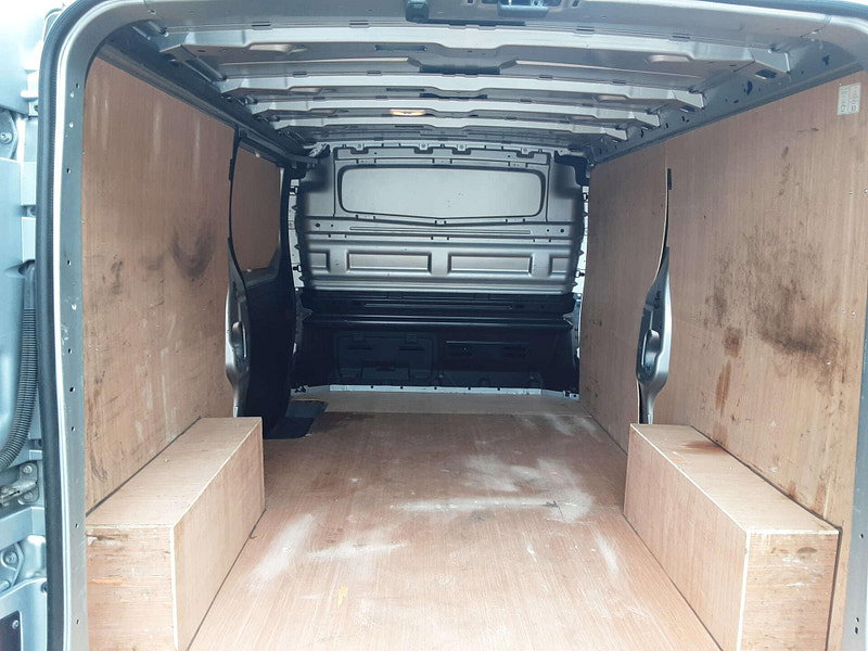 Nissan Primastar 2.0 Primastar Tekna dCi 2dr Manual 2026