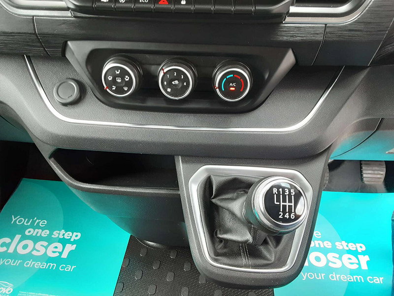 Nissan Primastar 2.0 Primastar Tekna dCi 2dr Manual 2026