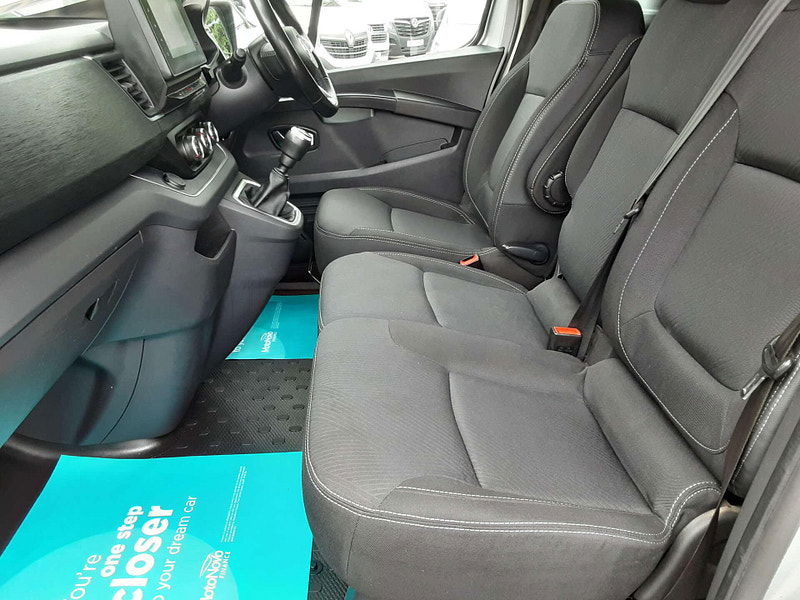 Nissan Primastar 2.0 Primastar Tekna dCi 2dr Manual 2025