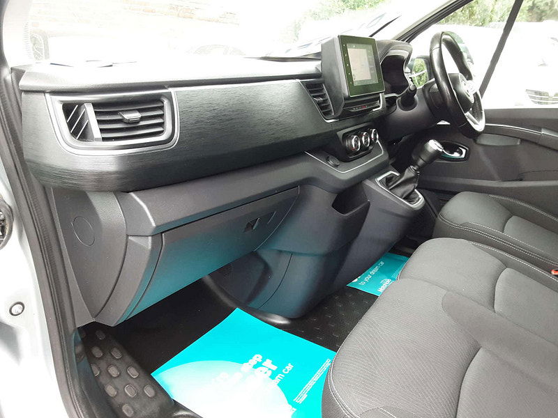 Nissan Primastar 2.0 Primastar Tekna dCi 2dr Manual 2025
