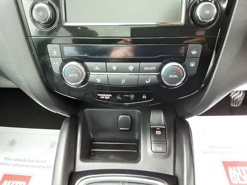 Nissan Qashqai 1.5 dCi 115 Tekna+ 5dr (FULL LEATHER+SAT NAV+GLASS ROOF+REVERSE CAMERA) 5dr Manual 2025
