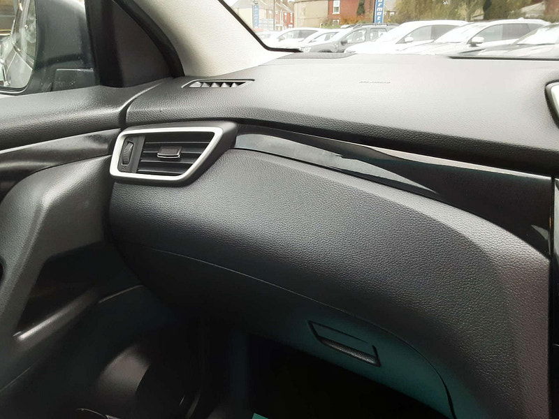 Nissan Qashqai 1.5 Qashqai N-Connecta dCi 5dr 5dr Manual 2025