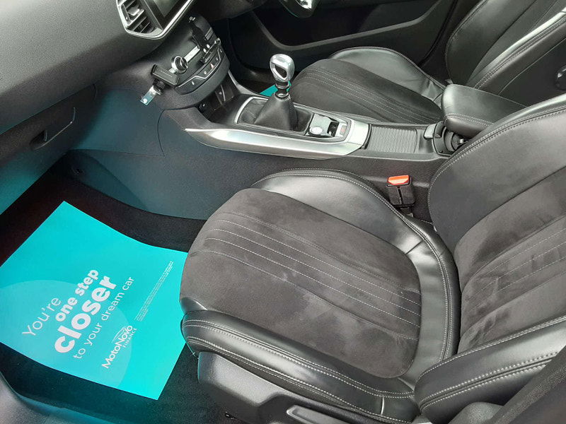 Peugeot 308 1.6 308 Feline e-HDi 5dr 5dr Manual 2025
