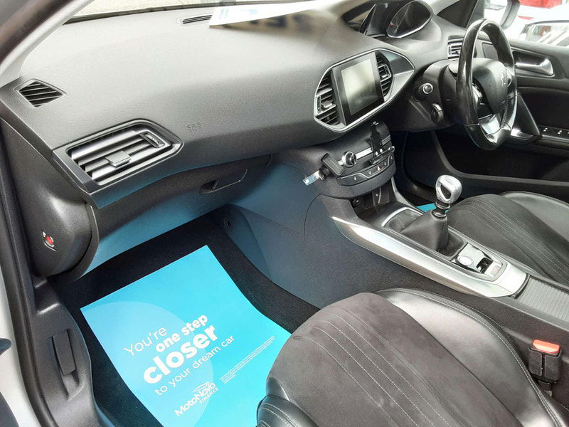 Peugeot 308 1.6 308 Feline e-HDi 5dr 5dr Manual 2025