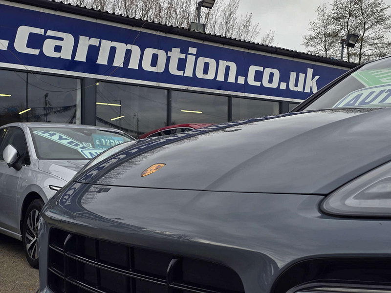 Porsche Cayenne 3.0 Cayenne V6 Platinum Edition E-Hybrid A 4WD 5dr 5dr Automatic 2026