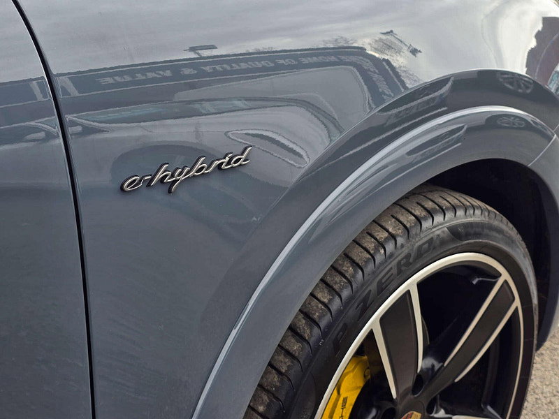 Porsche Cayenne 3.0 Cayenne V6 Platinum Edition E-Hybrid A 4WD 5dr 5dr Automatic 2026