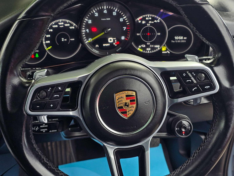 Porsche Cayenne 3.0 Cayenne V6 Platinum Edition E-Hybrid A 4WD 5dr 5dr Automatic 2026