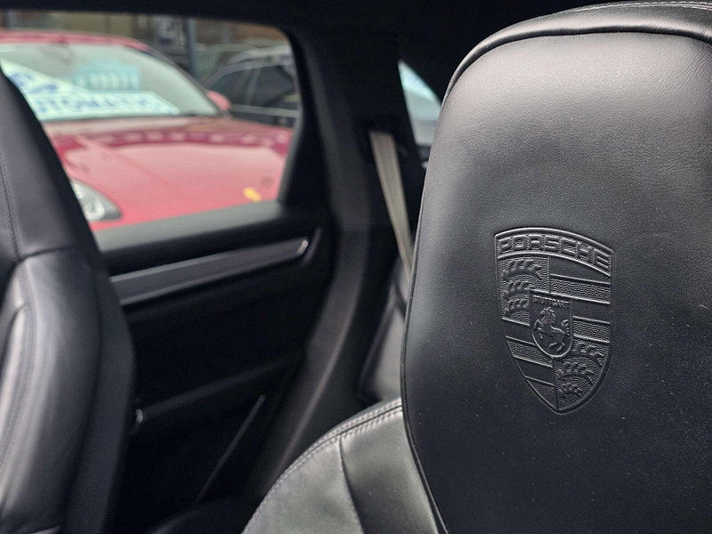 Porsche Cayenne 3.0 Cayenne V6 Platinum Edition E-Hybrid A 4WD 5dr 5dr Automatic 2026