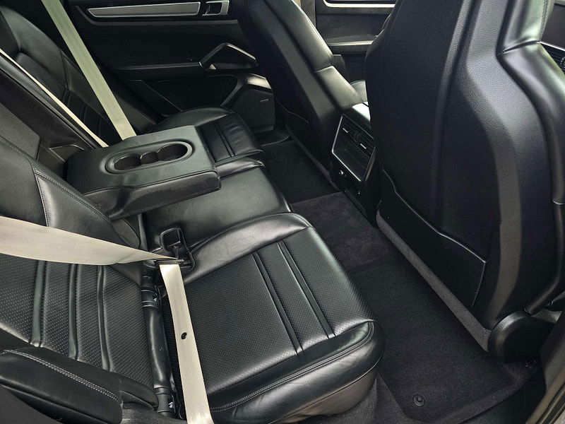 Porsche Cayenne 3.0 Cayenne V6 Platinum Edition E-Hybrid A 4WD 5dr 5dr Automatic 2026