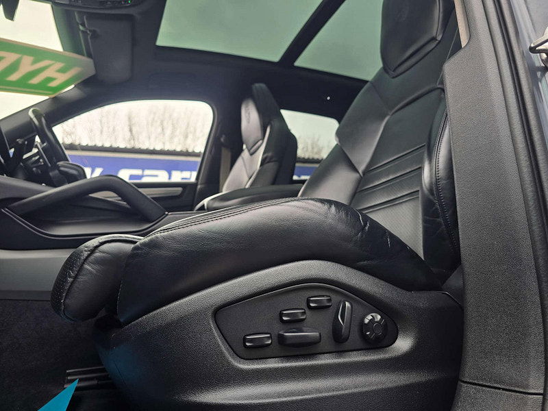 Porsche Cayenne 3.0 Cayenne V6 Platinum Edition E-Hybrid A 4WD 5dr 5dr Automatic 2026