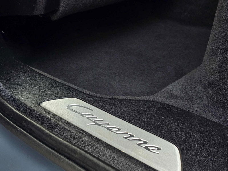 Porsche Cayenne 3.0 Cayenne V6 Platinum Edition E-Hybrid A 4WD 5dr 5dr Automatic 2026