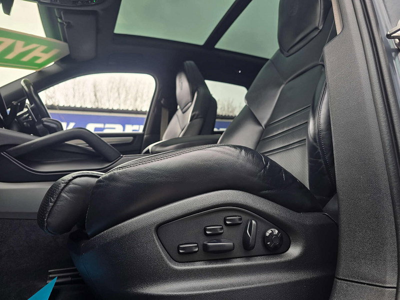 Porsche Cayenne 3.0 Cayenne V6 Platinum Edition E-Hybrid A 4WD 5dr 5dr Automatic 2026