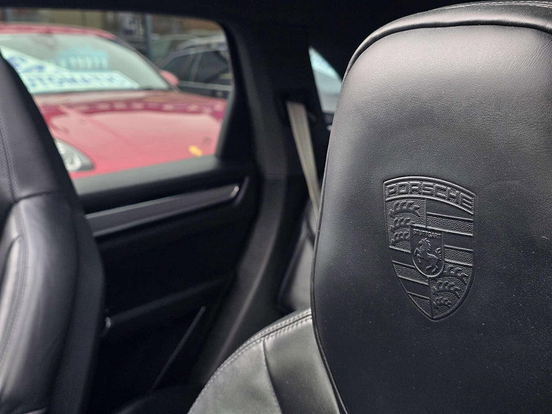 Porsche Cayenne 3.0 Cayenne V6 Platinum Edition E-Hybrid A 4WD 5dr 5dr Automatic 2026