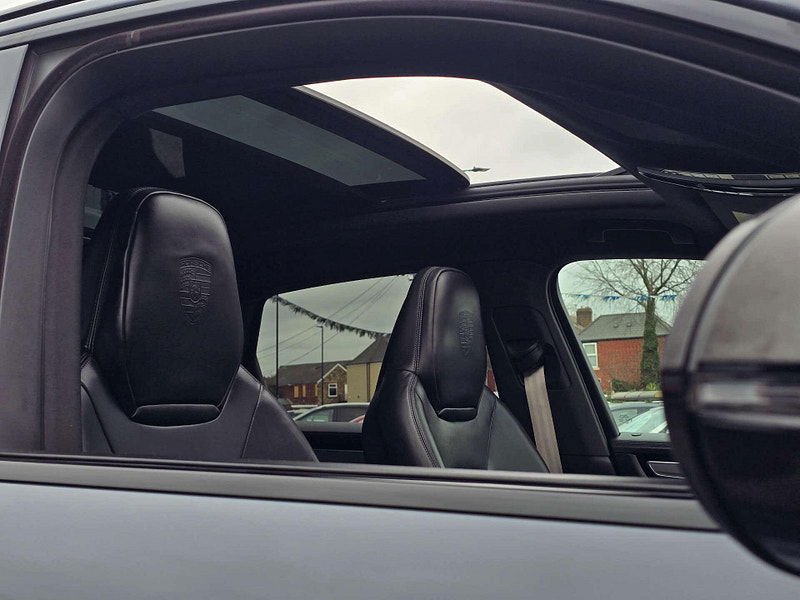 Porsche Cayenne 3.0 Cayenne V6 Platinum Edition E-Hybrid A 4WD 5dr 5dr Automatic 2026