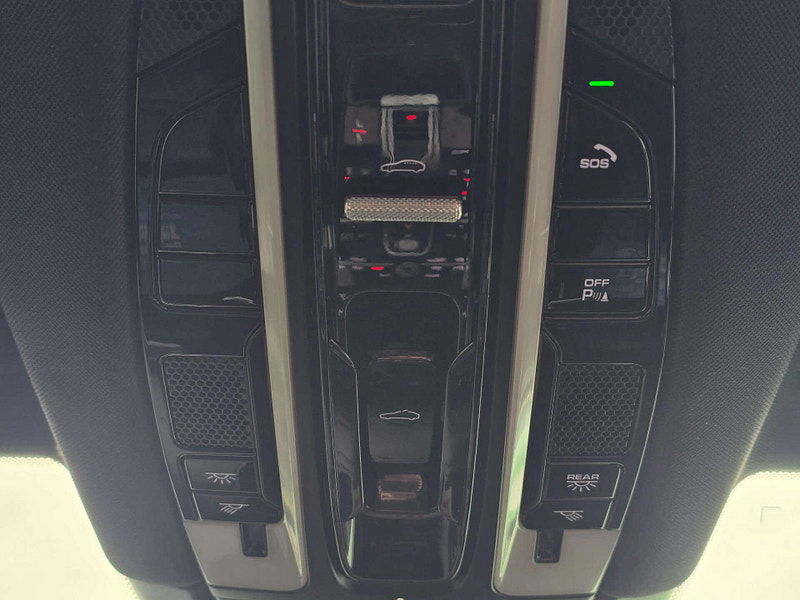 Porsche Cayenne 3.0 Cayenne V6 Platinum Edition E-Hybrid A 4WD 5dr 5dr Automatic 2026