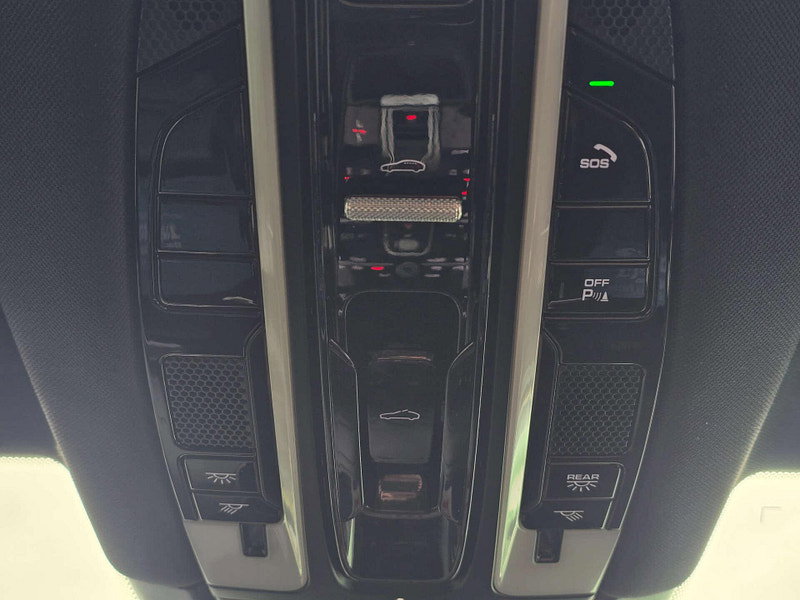 Porsche Cayenne 3.0 Cayenne V6 Platinum Edition E-Hybrid A 4WD 5dr 5dr Automatic 2026