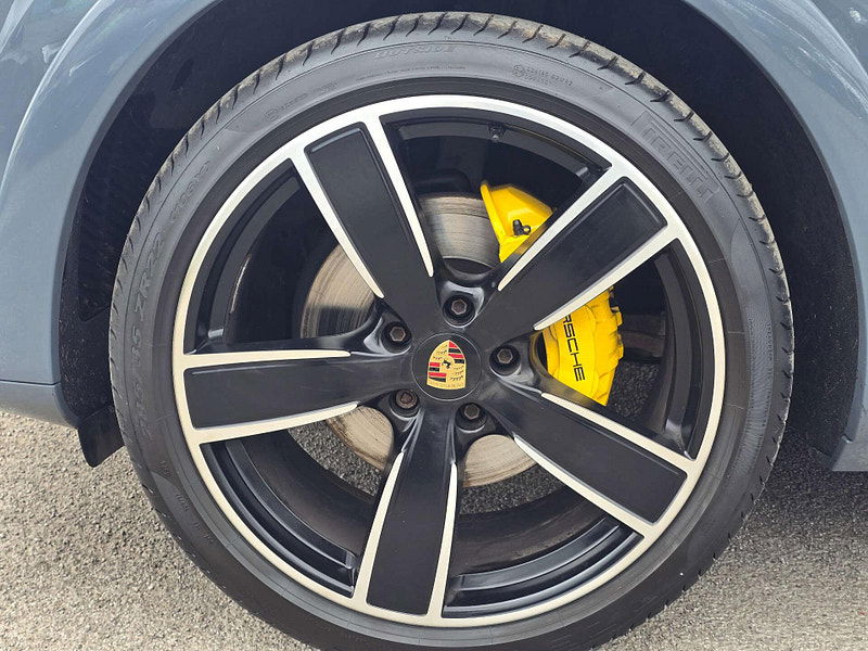 Porsche Cayenne 3.0 Cayenne V6 Platinum Edition E-Hybrid A 4WD 5dr 5dr Automatic 2026