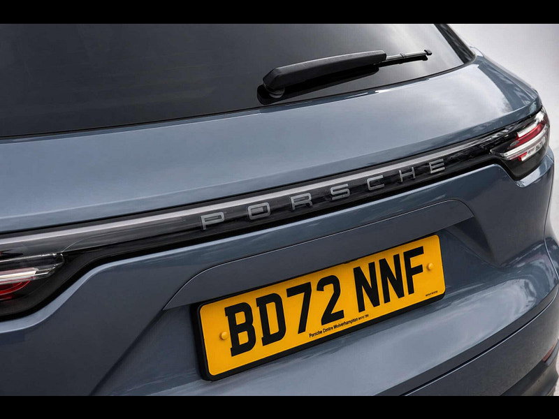 Porsche Cayenne 3.0 Cayenne V6 Platinum Edition E-Hybrid A 4WD 5dr 5dr Automatic 2026