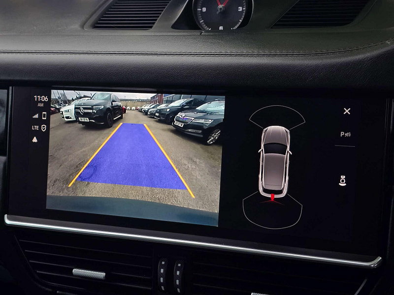 Porsche Cayenne 3.0 Cayenne V6 Platinum Edition E-Hybrid A 4WD 5dr 5dr Automatic 2026