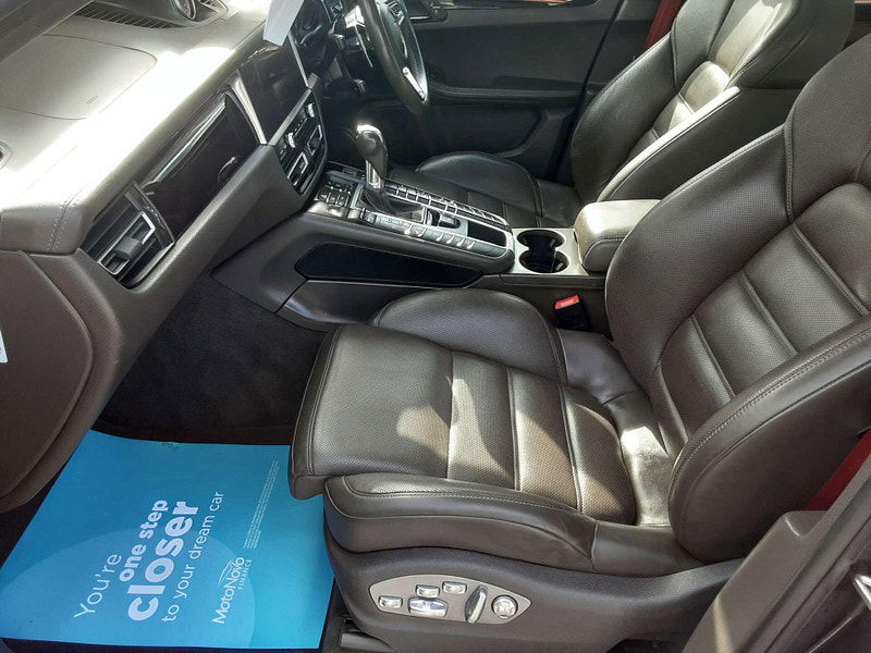 Porsche Macan 3.0 Macan S Semi-Auto 4WD 5dr 5dr Automatic 2025