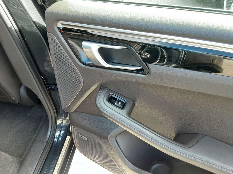 Porsche Macan 3.0 Macan S Semi-Auto 4WD 5dr 5dr Automatic 2025