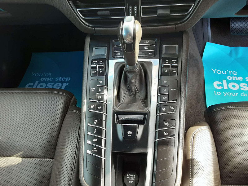 Porsche Macan 3.0 Macan S Semi-Auto 4WD 5dr 5dr Automatic 2025