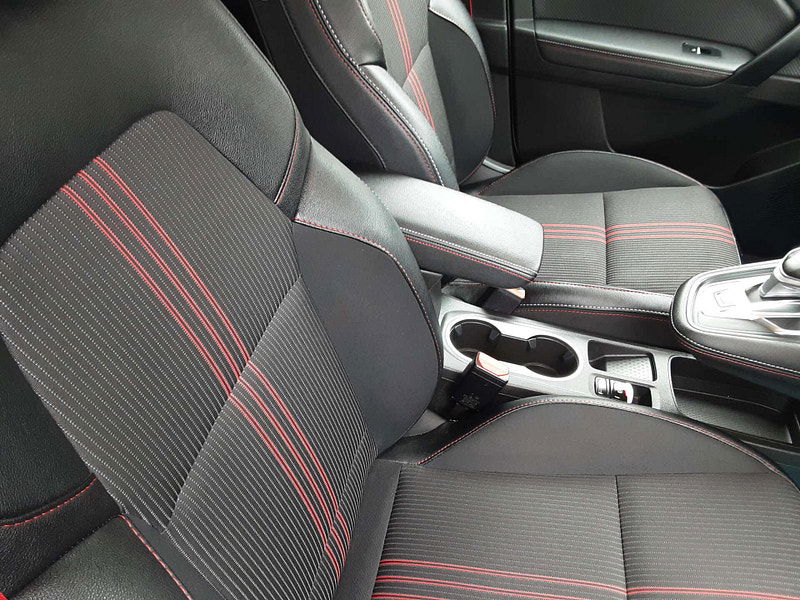 Renault Captur 1.6 Captur RS Line E-Tech PHEV Auto 5dr 5dr Automatic 2025