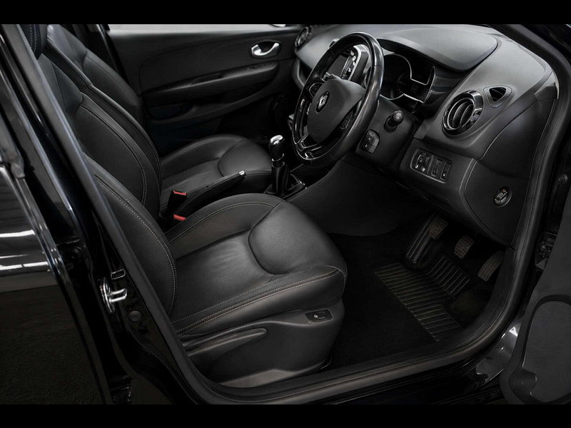 Renault Clio 1.5 Clio Signature Nav dCi 5dr 5dr Manual 2026