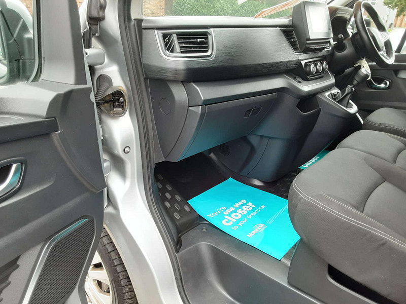 Renault Trafic 2.0 Trafic LL30 Sport Blue DCI 5dr 5dr Manual 2025