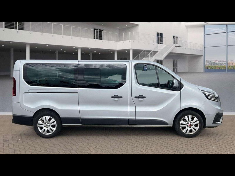 Renault Trafic 2.0 Trafic LL30 Sport Blue DCI 5dr 5dr Manual 2025