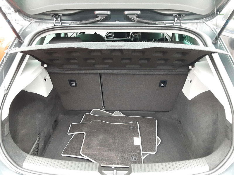 Seat Leon 1.6 TDI SE Dynamic Technology Euro 6 (s/s) 5dr 5dr Manual 2025