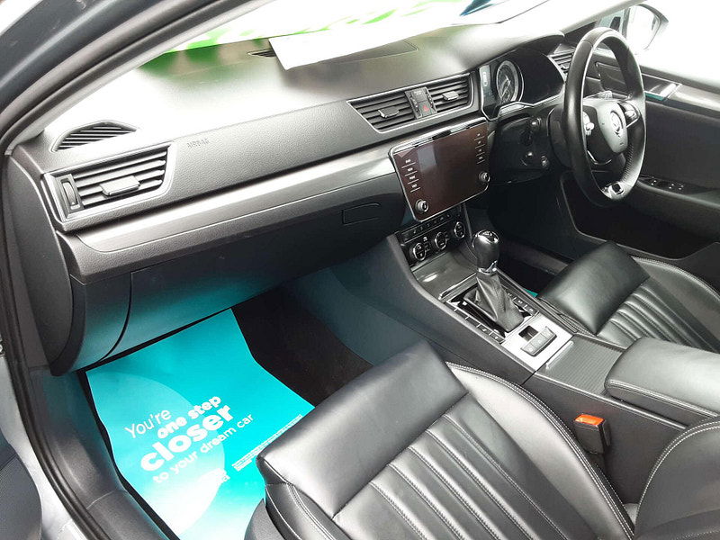Skoda Superb 1.4 Superb SE L iV PHEV Semi-Auto 5dr 5dr Automatic 2025
