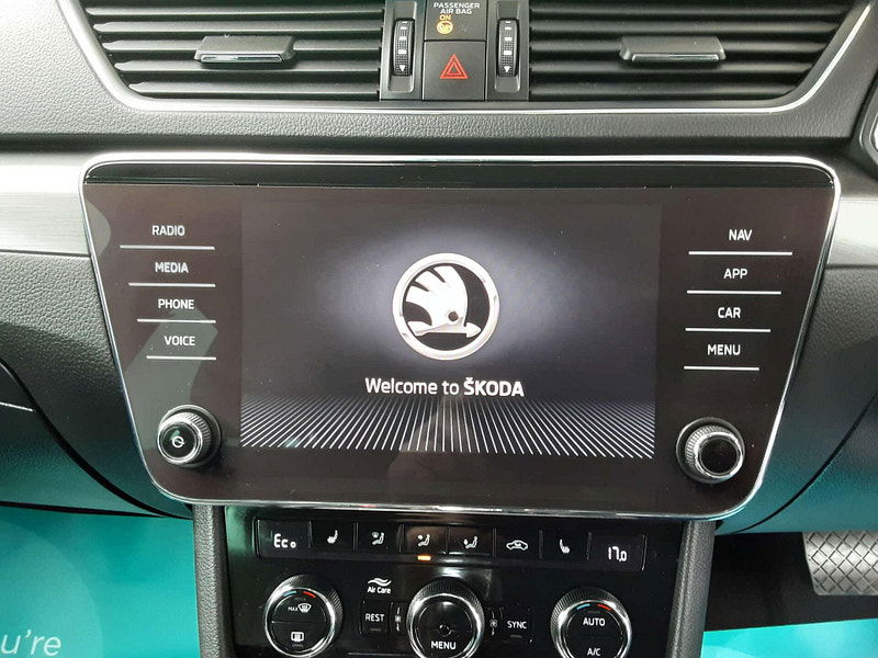 Skoda Superb 1.4 Superb SE L iV PHEV Semi-Auto 5dr 5dr Automatic 2025