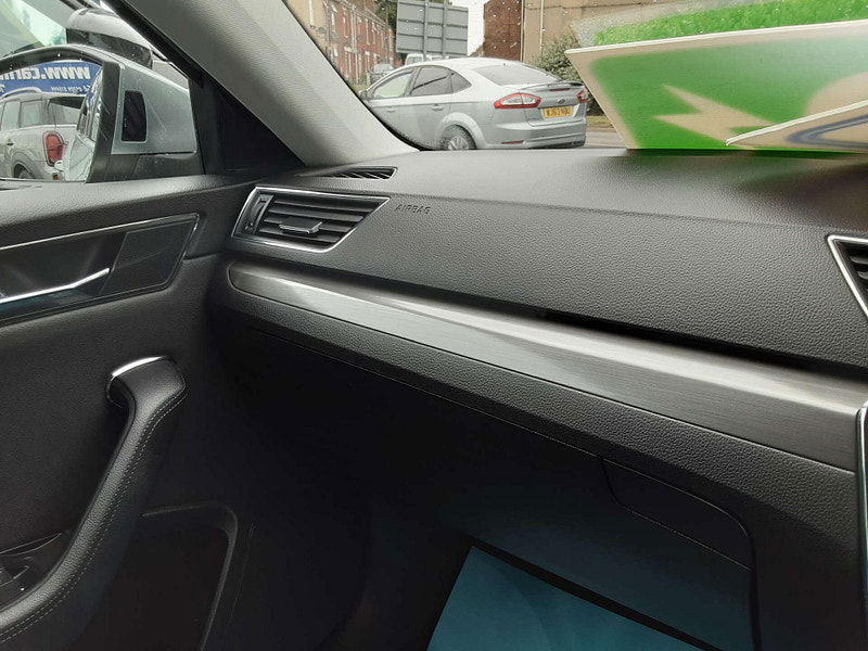 Skoda Superb 1.4 Superb SE L iV PHEV Semi-Auto 5dr 5dr Automatic 2025