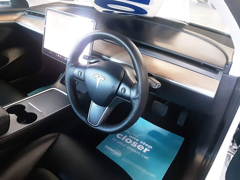 Tesla Model 3 (Dual Motor) Long Range Auto 4WDE 4dr 4dr Automatic 2025