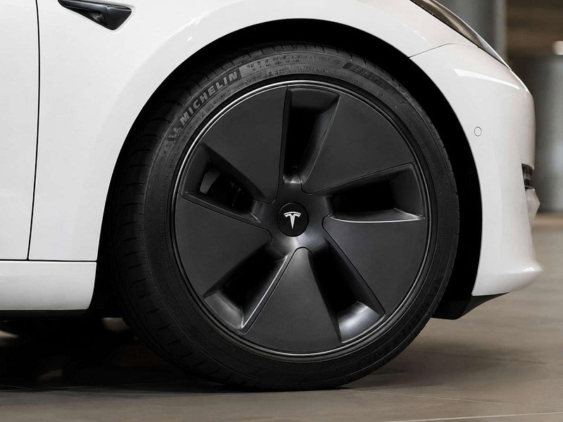 Tesla Model 3 Model 3 Long Range AWD 4WD 4dr 4dr Automatic 2026