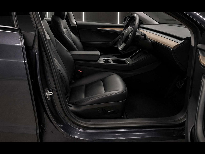 Tesla Model 3 Model 3 Long Range AWD 4WD 4dr 4dr Automatic 2026