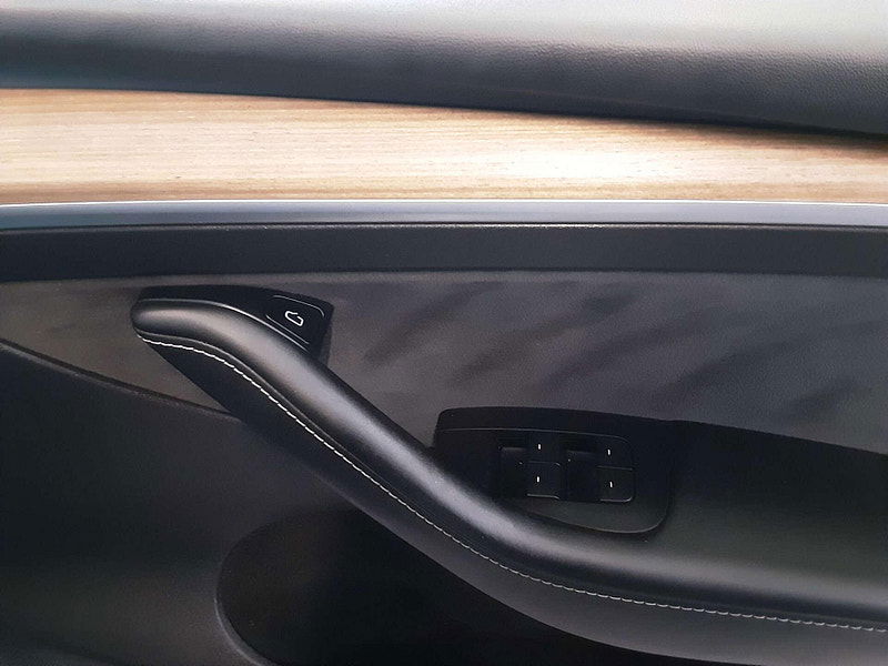 Tesla Model Y ModeL Y Long Range AWD 4WD 5dr 5dr Automatic 2025