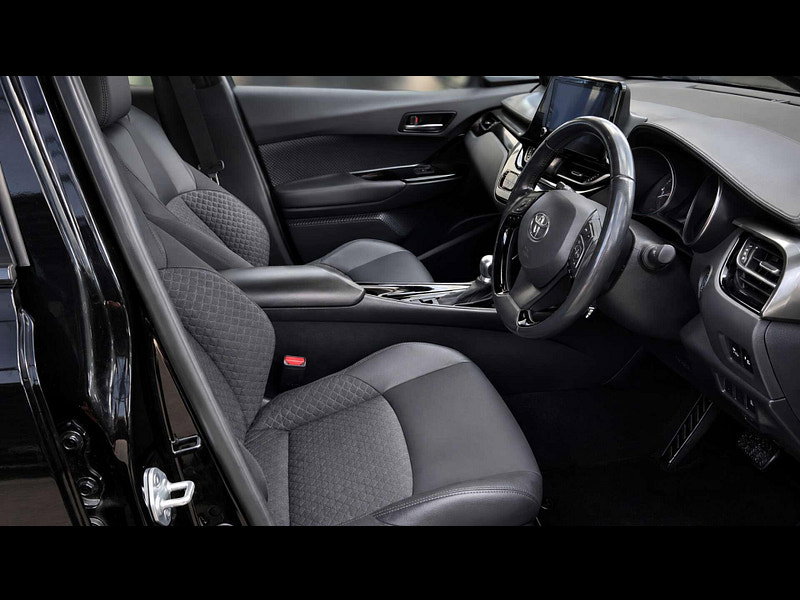 Toyota C-HR 1.8 C-HR Design HEV CVT 5dr 5dr Automatic 2026