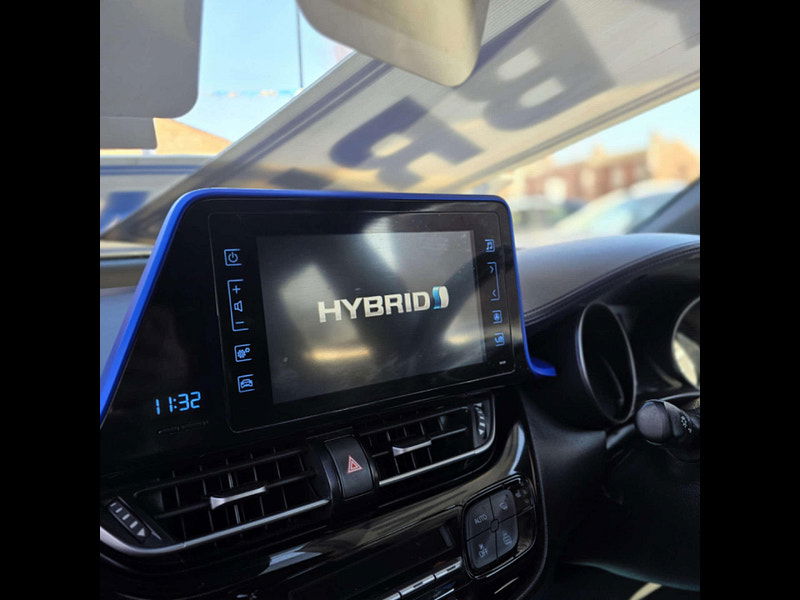 Toyota C-HR 1.8 C-HR-Dynamic HEV CVT 5dr 5dr Automatic 2025
