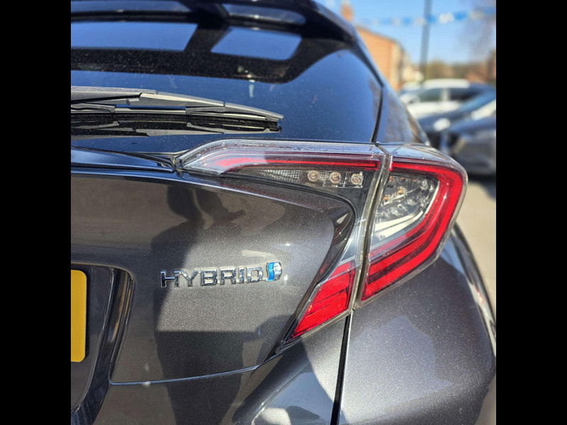 Toyota C-HR 1.8 C-HR-Dynamic HEV CVT 5dr 5dr Automatic 2025